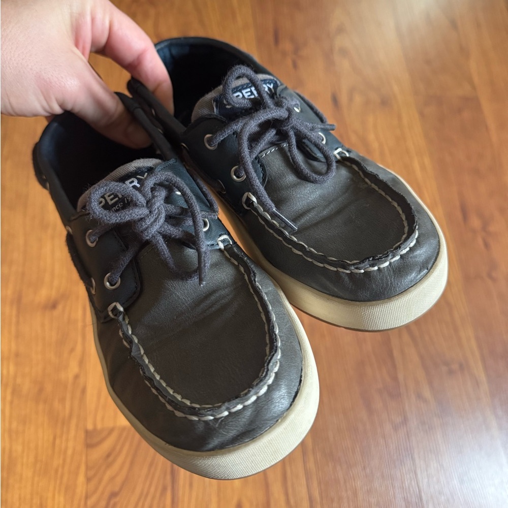 Boys navy/gray sperry Boat Shoes size 2
